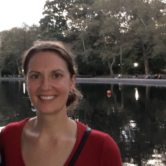 Meet your Posher, Sarah - Picture 1 of 2
